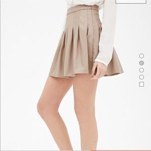 Forever 21 size small tan pleated skirt